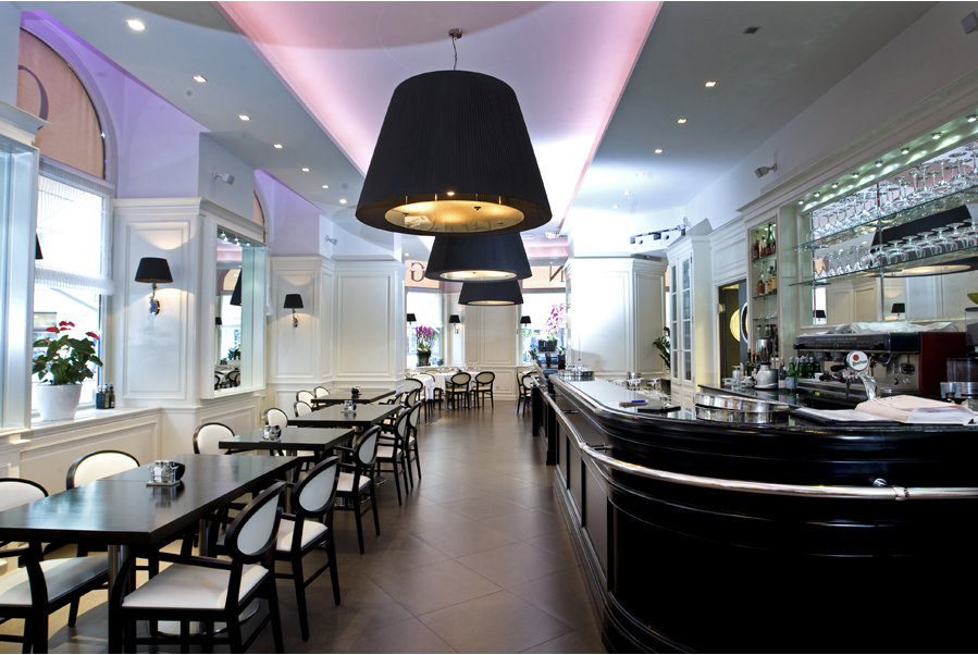 RESTAURACE